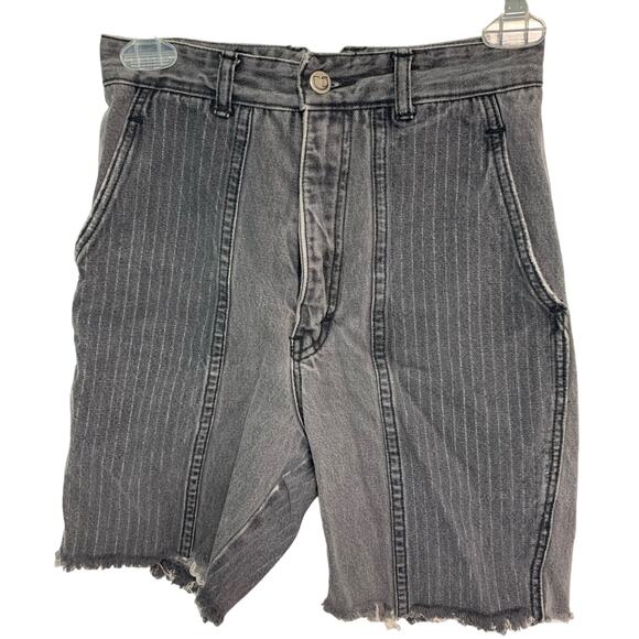 Union Bay Sportswear LTD. Vintage Women's Gray Stripe Fray Long Shorts Size 25 - Picture 1 of 6